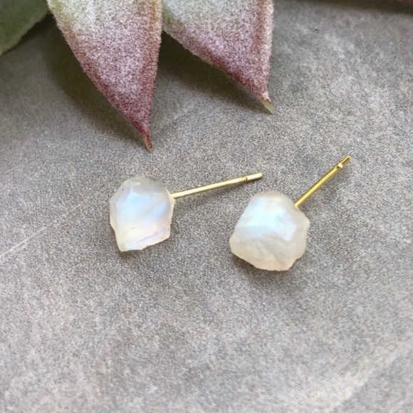 🆕 New Raw Rainbow Moonstone Crystal Stud Gemstone Earrings - Picture 5 of 8
